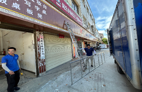 社旗装招牌的时候要注意什么?